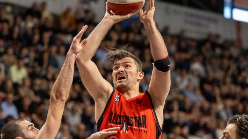 PONTONI FALCONSTAR, UN VIAGGIO STRAORDINARIO CHE SI FERMA IN SEMIFINALE. APPLAUSI PER TUTTI, TIFOSI COMPRESI.